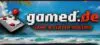 Ein Strand mit Wellen und Palmen; ein Joystick-Symbol und der Text „gamed.de GAME & SERVER HOSTING“ erscheinen in fetter, pixeliger Schrift und heben das gamed-Sommer-Special hervor.