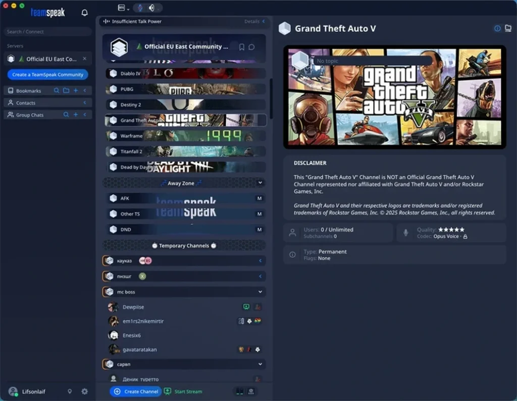Eine TeamSpeak-Oberfläche im dunklen Design zeigt einen ausgewählten „Grand Theft Auto V“-Kanal, auf dem Benutzerlisten, Sprachkanäle und Serverdetails zu sehen sind. Das Kanalbild zeigt Figuren aus „GTA V“; unten werden Chat- und Streaming-Optionen angezeigt – ideal für das Mieten eines TeamSpeak-Servers.