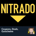 NITRADO-Logo in Gelb mit einem Abwärtspfeil auf schwarzem Hintergrund. Darunter steht der Text Coupons, Deals, Nitrado Gutschein neben einer Zeichentrickfigur, die den Daumen nach oben zeigt.